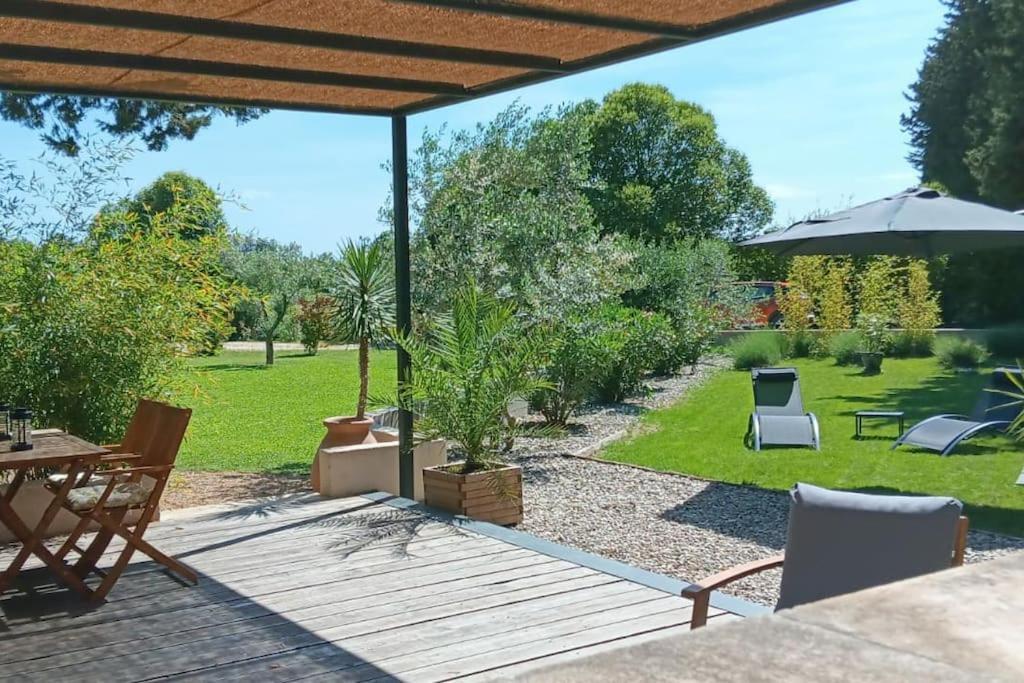 Gite Cosy Au Coeur Du Luberon Lagnes Exteriér fotografie